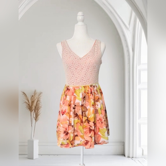 Paper Doll Juniors Floral V-Neck Summer Dress Size 11 - Picture 1 of 4